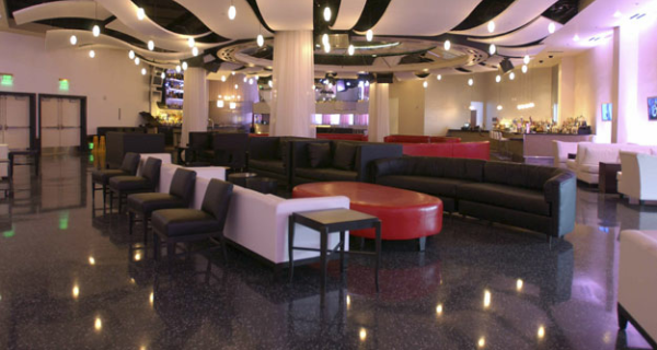 餐饮及娱乐会所 餐饮及娱乐会所